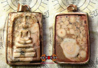 Amulette Phra Somdej sculptée en pierre-relique Hin Phratat. magiedubouddha