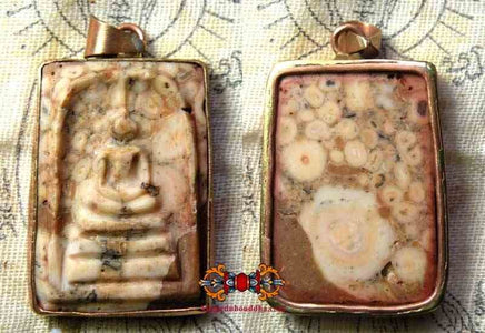 Amulette Phra Somdej sculptée en pierre-relique Hin Phratat. magiedubouddha