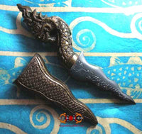 Dague rituelle Kriss Nagas en fer magique bleu Lek Nam Pee. La Magie du Bouddha.