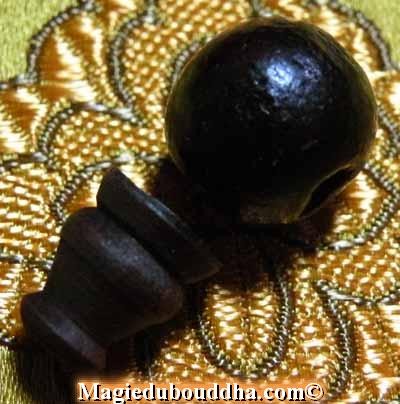 Perle de tête pour mala Tibétain - en bois brun. magiedubouddha