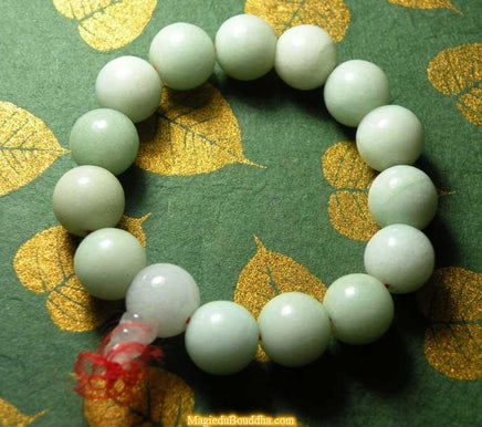 Mala de poignet en jade de Birmanie. magiedubouddha