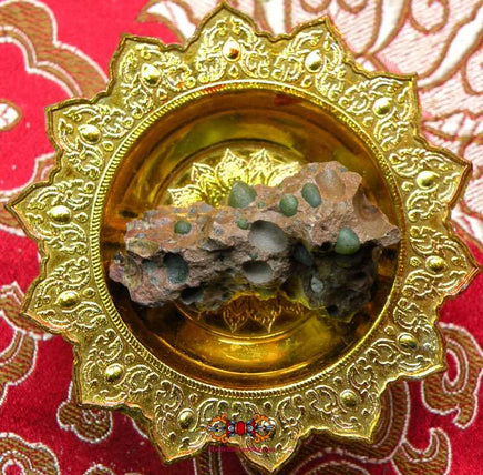 Pierres reliques Thai Hin Phratat Kiew. La Magie du Bouddha.