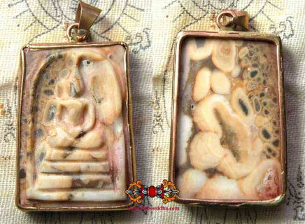 Amulette Phra Somdej sculptée en pierre-relique Hin Phratat. magiedubouddha