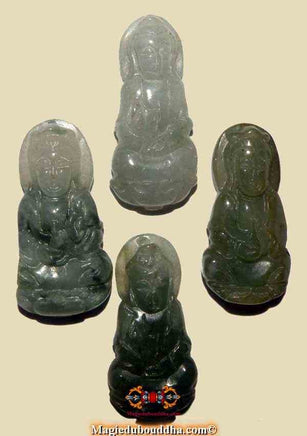 Pendentif Guan Yin en jade. La Magie du Bouddha.