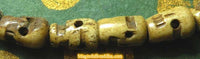 Chapelet Tibétain de poignet crânes tantriques du Tibet. La Magie du Bouddha.