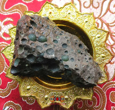 Pierres reliques Thai Hin Phratat Kiew. La Magie du Bouddha.
