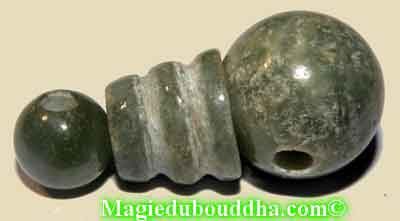 Bille de tête pour mala Tibétain - en jade de Birmanie. magiedubouddha