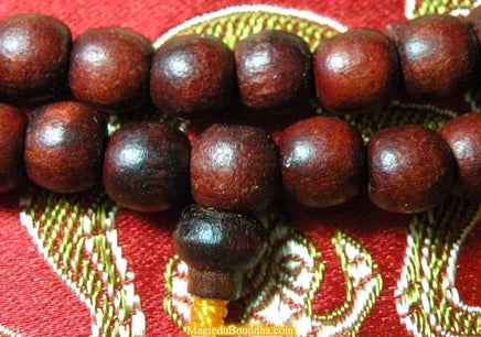 Chapelets Bouddhistes Mala Tibétain en bois - couleurs variées. La Magie du Bouddha.