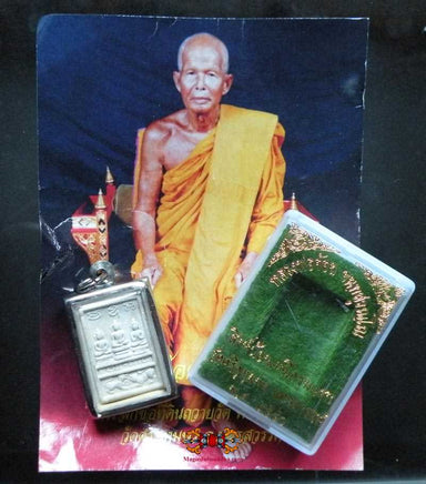 Amulette aux 3 Bouddha / Bouddha debout - Très Vénérable LP Djoy. magiedubouddha
