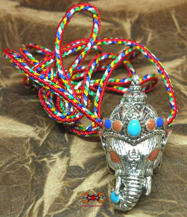 Pendentif précieux de Ganesh - Temple de Shri Maha Mariamam. magiedubouddha