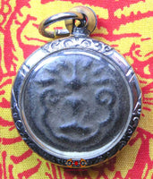 Amulettes Thai pour la bonne santé - Wat Wichit Kan Nimit. La Magie du Bouddha.