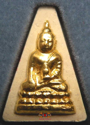 Collection de 9 Amulettes Thai Phra Nang Phaya + eau bénie bouddhiste - Wat Suthat. magiedubouddha