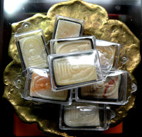 Amulette Thai Phra Somdej en pierre reliques Hin Phratat - Wat Pracha Satatham. La Magie du Bouddha.
