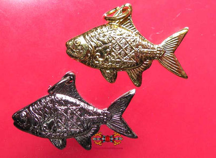 Amulettes Thai de fortune poissons Pla Tapian - Très Vénérable LP Tim. La Magie du Bouddha.