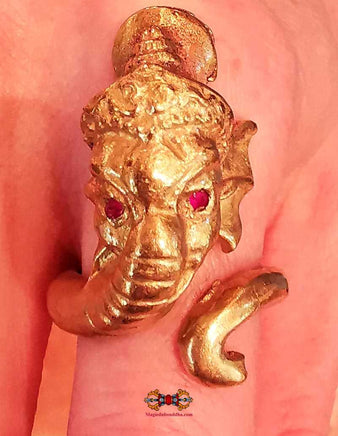 Bagues sacrées de Phra Pikanet - Vénérable Ajarn Deng. La Magie du Bouddha.