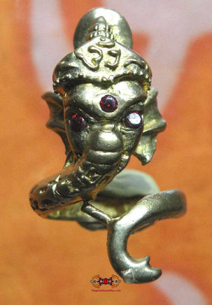 Bagues sacrées de Phra Pikanet - Vénérable Ajarn Deng. La Magie du Bouddha.