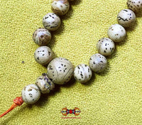 Chapelet Tibétain en graines Indian Bodhi (avec perles en cuivre, laiton et magnétite)- "graines du Bouddha" magiedubouddha