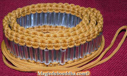 Ceintures protectrices magiques thai aux 108 amulettes takut - Wat Ratchanada. La Magie du Bouddha.