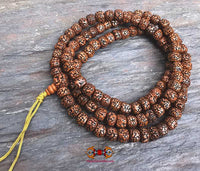 Chapelet Tibétain en petites rudraksha vieillies. La Magie du Bouddha.