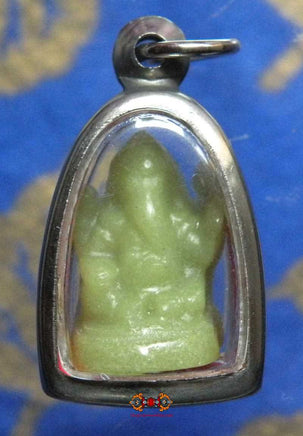 Amulettes Thai Phra Pikanet en pierre fluorescente Ye Ming Zhu. magiedubouddha