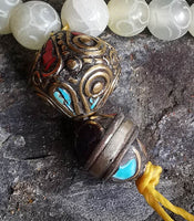 Chapelet Tibétain mala en jade. La Magie du Bouddha.