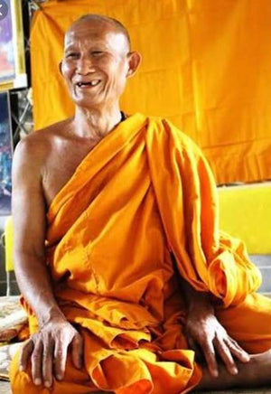 Amulette Po Lersi / Roop Lor - Wat Tham Phra Thammat ( Très Vénérable LP Djoy ). magiedubouddha