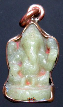 Amulette Ganesh en pierre fluorescente Ye Ming Zhu. La Magie du Bouddha.