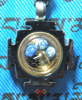 Pendentif Tibétain protecteur du Bouddha de médecine (avec Rilbu) - Sa Sainteté le Dalai-Lama. La Magie du Bouddha.