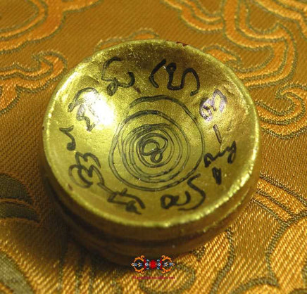 Boule de cristal noire Look Geow Samadhi bénie par Luang Phor Dooh – Protection de Phra Rahu (édition 1989, Wat Sakai) La Magie du Bouddha.