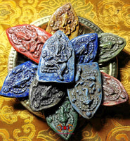 Tablettes votives en céramique colorée de Ganesh. La Magie du Bouddha.