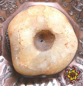 Pierres percées porte bonheur du Népal - poids de métier à tisser antique. La Magie du Bouddha.
