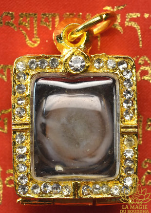 🧿 Pendentif Œil Céleste Tibétain en agate Dta Suhan en reliquaire doré orné de brillants La Magie du Bouddha.