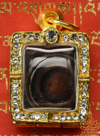 🧿 Pendentif Œil Céleste Tibétain en agate Dta Suhan en reliquaire doré orné de brillants La Magie du Bouddha.