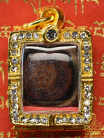 🧿 Pendentif Œil Céleste Tibétain en agate Dta Suhan en reliquaire doré orné de brillants La Magie du Bouddha.