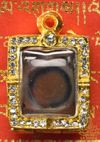 🧿 Pendentif Œil Céleste Tibétain en agate Dta Suhan en reliquaire doré orné de brillants La Magie du Bouddha.