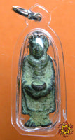 Amulette Thaï ancienne du Bouddha debout.