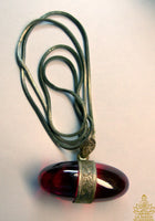 Pendentif unique Shiva Lingam en cristal rouge des Nāgas – Monture argent