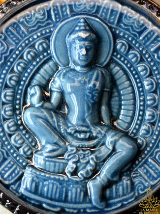 Amulette Jatukham Rammathep Yuth Paet – Céramique Bleue (2550 BE) La Magie du Bouddha.