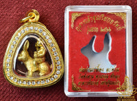 Amulette Khuman Thong Jao Khun Riak Sap Roon Raek sur lapin - Wat Phangdan Khuankhanun (2023) La Magie du Bouddha.