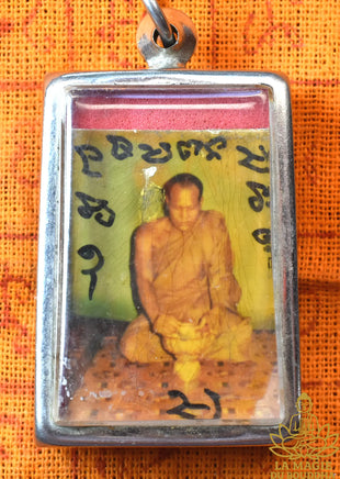 Amulette Takut triple en cuivre avec photo sacrée du Vénérable Ajarn Aod Wat Sai Mai La Magie du Bouddha.