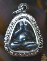Amulette alchimique de Phra Pidta – Bénie par un Ajarn de la lignée du Wat Huay Jorakey La Magie du Bouddha.