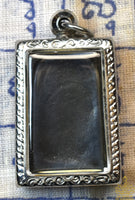 Amulette ancienne Phra Somdej en alliage alchimique mekkapat sombre – Thaïlande, vers 1985 La Magie du Bouddha.