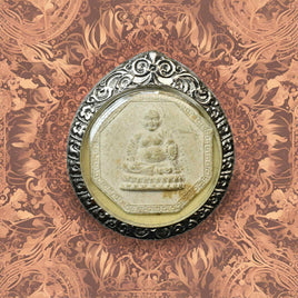 Amulette octogonale du Bouddha chinois de Fortune – Consacrée au Wat Tha Mai (Samut Sakhon)