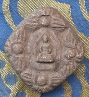 Statue sacrée de Phra Upakut en bronze sarmlit (Wat Parungsee) + Amulette Phra Phong Kradum Thong La Magie du Bouddha.