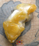 Paire d'amulettes Chinoises Pixiu en agate jaune.