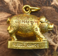 Amulette de Fortune – Cochon Sacré Moo Thong Mahalap Luang Phor Lor – Wat Banna Theptharam (Chachoengsao) La Magie du Bouddha.