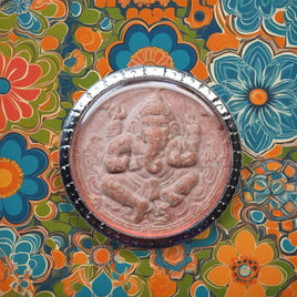 Grande amulette Phra Pikanet et Bouddha Luang Phor To – Wat Phanan Choeng (2008)