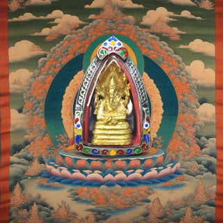 Amulette dorée de Phra Pikanet sous le roi des Nâgas – Vénérable Lersi Po Kassem La Magie du Bouddha.
