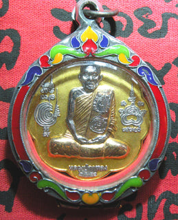 Précieuse médaille Roop Lor d'invulnérabilité du Très Vénérable LP Kallong. La Magie du Bouddha.