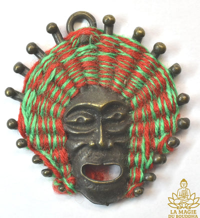 Amulette thaïe de magie populaire à visage d’esprit protecteur La Magie du Bouddha.